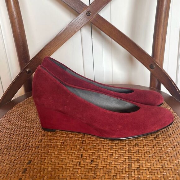 Stuart Weitzman red suede wedge pumps size 7 - Picture 5 of 11